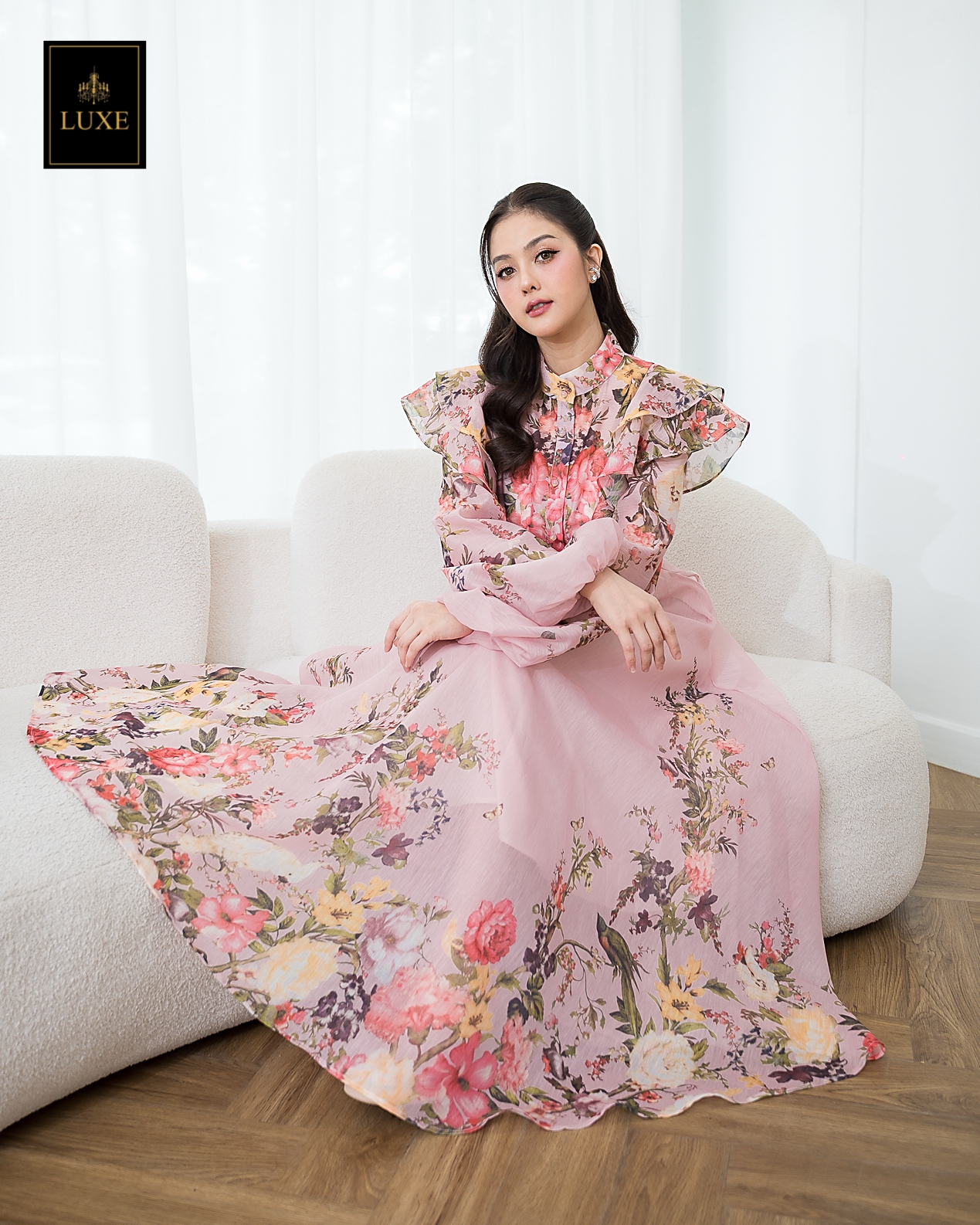 ชุดเซทแฟชั่น เซ็ตเสื้อคอกลมแขนยาว+กระโปรงยาว แต่งระบายตัวเสื้อหน้าและหลัง