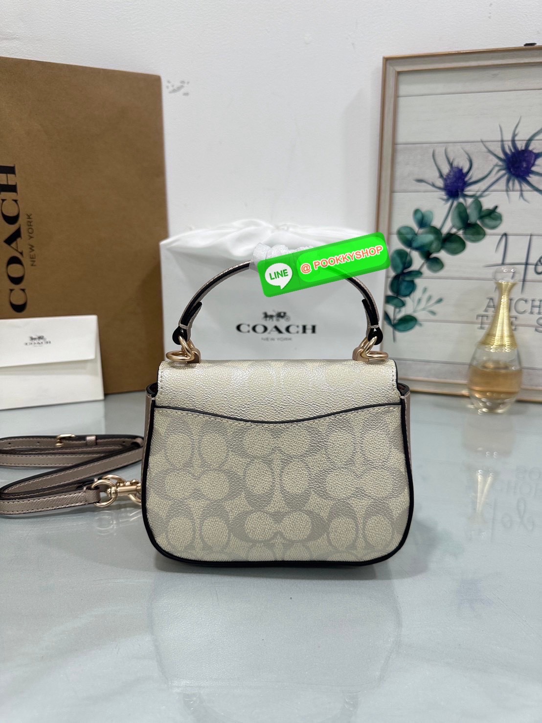 COACH CX575 – Mini Lillie Carryall “เล็กหรู ใช้ง่ายทุกโอกาส 🖤✨ COACH CX575 Mini Lillie Carryall ที่แมตช์ง่าย ใบเดียวก็ครบทั้งวันทำงานและวันเที่ยว”