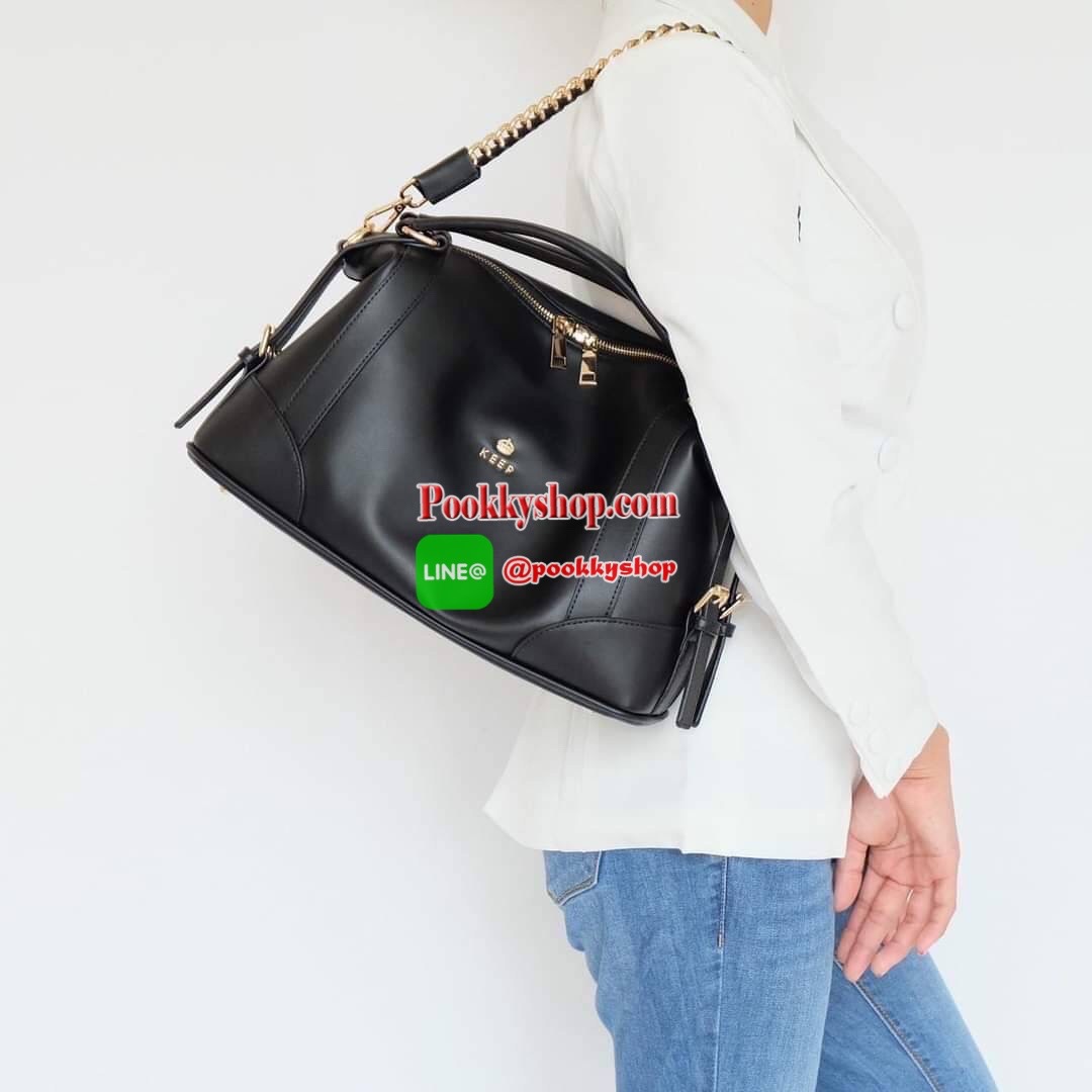 KEEP รุ่น ‘ Ella ‘ bag 📌ทรง Pillow ( ทรงหมอน ) ที่สาวๆ ถามหา กลับมาแล้วค่า พร้อมฟังก์ชันจัดเต็มเหมือนเดิม ใบนี้ Size L นะคะ ใส่ กระเป๋าสตางค์ยาวได้ ใส่ไอแพดได้ ใครต้องการกระเป๋าที่ใช้ได้ทุกวัน ใส่ของครบ แอดมินแนะนำใบนี้เลยค่า สวย คุ้มแน่นอน