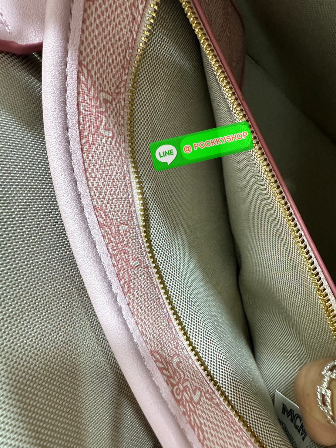 MCM Himmel Shopper in Lauretos • กระเป๋าช้อปเปอร์รุ่นHimmel Shopper • วัสดุ Lauretos Monogram Canvas ลายตัว M + ใบลอเรล เอกลักษณ์ใหม่ของ MCM