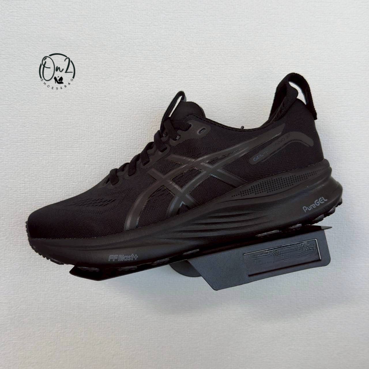 🏃♂️ Asics Gel-Kayano 32 สายวิ่ง สายยิมห้ามพลาด! รุ่นนี้ตอบโจทย์ทั้งมือใหม่และนักวิ่งจริงจัง เบา นุ่ม เด้ง ใส่วิ่งแล้วรู้สึกเหมือนลอยได้!พื้น ซัพพอร์ตดีเยี่ยม ลดแรงกระแทกได้สุด ดีไซน์สวย สปอร์ต ใส่เที่ยวก็ยังได้ แมทช์ง่ายทุกลุค