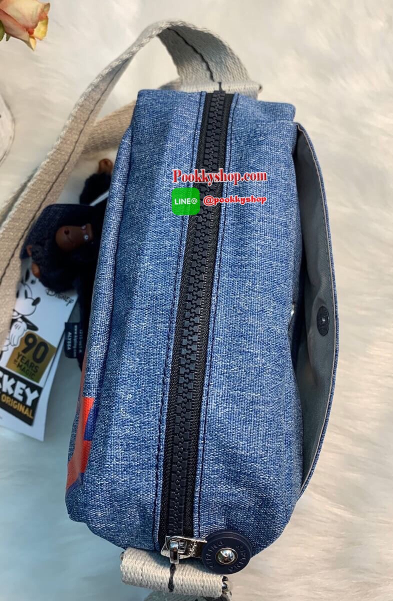 New arrival Kipling Mickey Plus Veni Crossbody Bag >>kipling factory oem HK ✔️1ในคอลเลคชั่น 90 ปี มิคกี้เม้าส์ ค่ะ ✔️พร้อมส่งที่ไทย ไม่ต้องรอพรี !! ✔️กระเป๋าสะพายครอสบอดี้ร์//สะพายข้าง ใบขนาดกำลังดี น่าใช้มากๆค่ะ ✔️แต่ละส