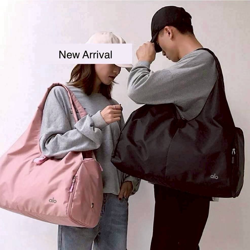 Alo Sport Bag กระเป๋าเดินทาง น้ำหนักเบา สายออกกำลังกายหรือเดินทางแนะนำเลยค่าา มีช่องใส่ของของ ใส่รองเท้าได้ เกร๋สุดๆ
