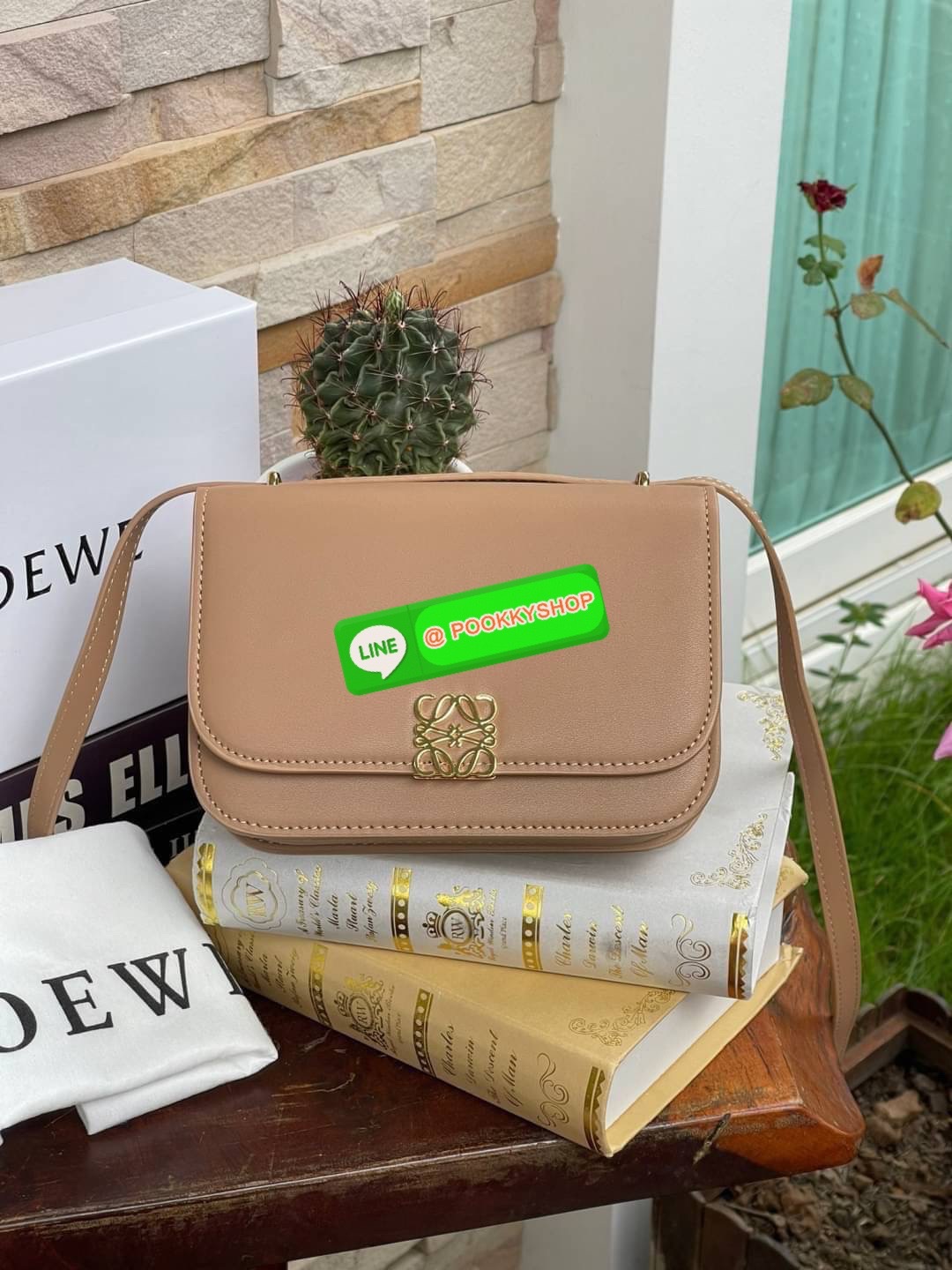 *small ðLOEWE Goya anagram small leather shoulder bag āļĄāļēāļāļģāļāļ§āļēāļĄāļĢāļđāđāļāļąāļāļāļļāļāļāļĩāđāļāļĨāļāļāļ āļāļĢāļ°āđāļāđāļē GOYA āđāļāđāļāđāļĄāđāļāđāļŦāļĄāđāļĨāđāļēāļŠāļļāļāļāļēāļ Loewe āļāđāļ§āļĒāļĢāļđāļāļāļĢāļāļāļĨāđāļāļāļāļąāļāļāļĨāļēāļŠāļŠāļīāļāļāļĩāđāļĄāļēāļāļĢāđāļāļĄāļĢāļēāļĒāļĨāļ°āđāļāļĩāļĒāļāļāļąāļāļāđāļēāļāđāļāļŦāļē āļāđāļ§āļĒāļĢāļđāļāļāļĢāļāļāđāļāļāļŠāļļāļāļāļĨāļēāļŠāļŠāļīāļ āļāļĢāđāļāļĄāđāļāļĢāļāļŠāļĢāđāļēāļāļāļĩāđāļāļ°āļāļąāļāļĢāļąāļāđāļāļĩāđāļĒāļĄāđāļāļāđāļ§āļĒāļŠāđāļāđāļŦāđāļ