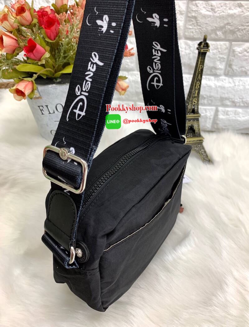 New arrival Kipling Mickey Plus Veni Crossbody Bag >>kipling factory oem HK ✔️1ในคอลเลคชั่น 90 ปี มิคกี้เม้าส์ ค่ะ ✔️พร้อมส่งที่ไทย ไม่ต้องรอพรี !! ✔️กระเป๋าสะพายครอสบอดี้ร์//สะพายข้าง ใบขนาดกำลังดี น่าใช้มากๆค่ะ ✔️แต่ละส