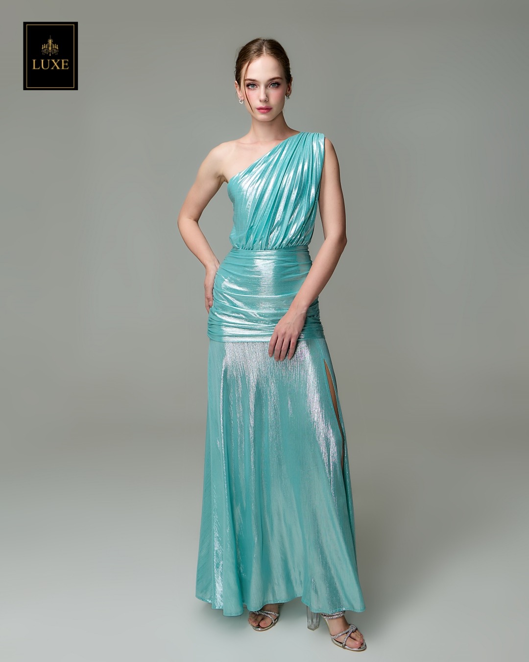 เดรสแฟชั่น แม็กซี่เดรสเสื้อไหล่เดียวอัดพลีท กระโปรงเข้ารูปตรงสะโพก