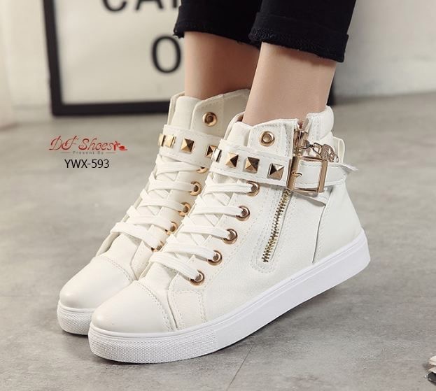 สินค้าพร้อมส่ง รองเท้าผ้าใบหุ้มข้อนำเข้าเสริมส้น ผ้าแคนวาส ส้นPU ประดับแถบซิปสีทองรูปหัวกระโหลก ด้านข้างมีเทปเมจิกเทปใส่ง่าย ดีเทลสวยเก๋ไม่ซ้ำใครค่ะ