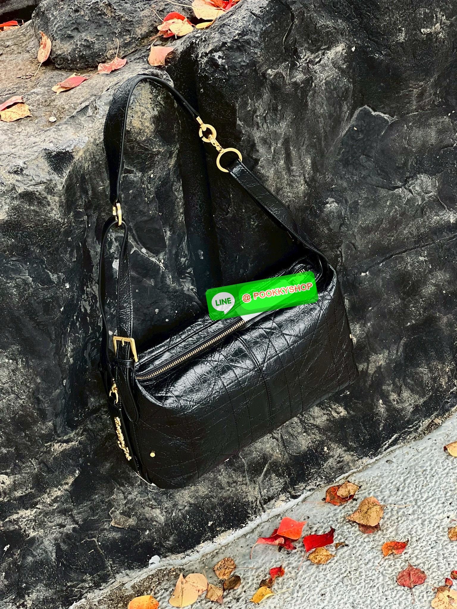 📸New Arrival!🎉 ล่าสุดรุ่นเดียวกับที่Jisoo ใช้เลยค่าา👏 Christian Dior D-journey bag #สวยจริงไม่จกตาค่า‼️ 📌มาพร้อมน้อง My melody แท้ราคา 490฿Free! 📣พร้อมส่ง! จำนวนจำกัด ผลิตออกมาน้อยมากๆเลยค่ะ! พร้อมสวยไปกับกระเป๋าดีไ