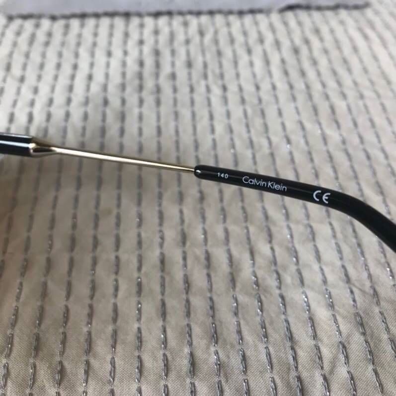 Calvin Klein CK3200S สวยมากๆ อุปกรณ์กล่องและผ้าเช็ดแว่น