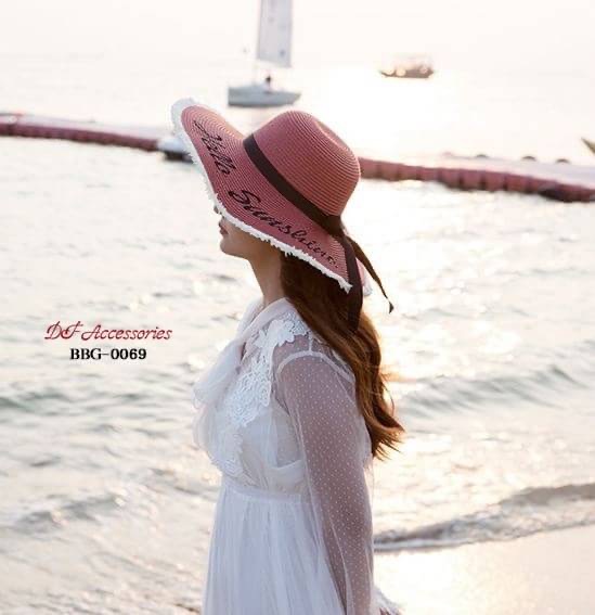สินค้าพร้อมส่ง หมวกสานปีกกว้างปัก Hello Sunshine พับได้คืนรูปได้ดี ถูกน้ำได้ สวย ถ่ายรูปมากเริ่ดสุดๆจ้า