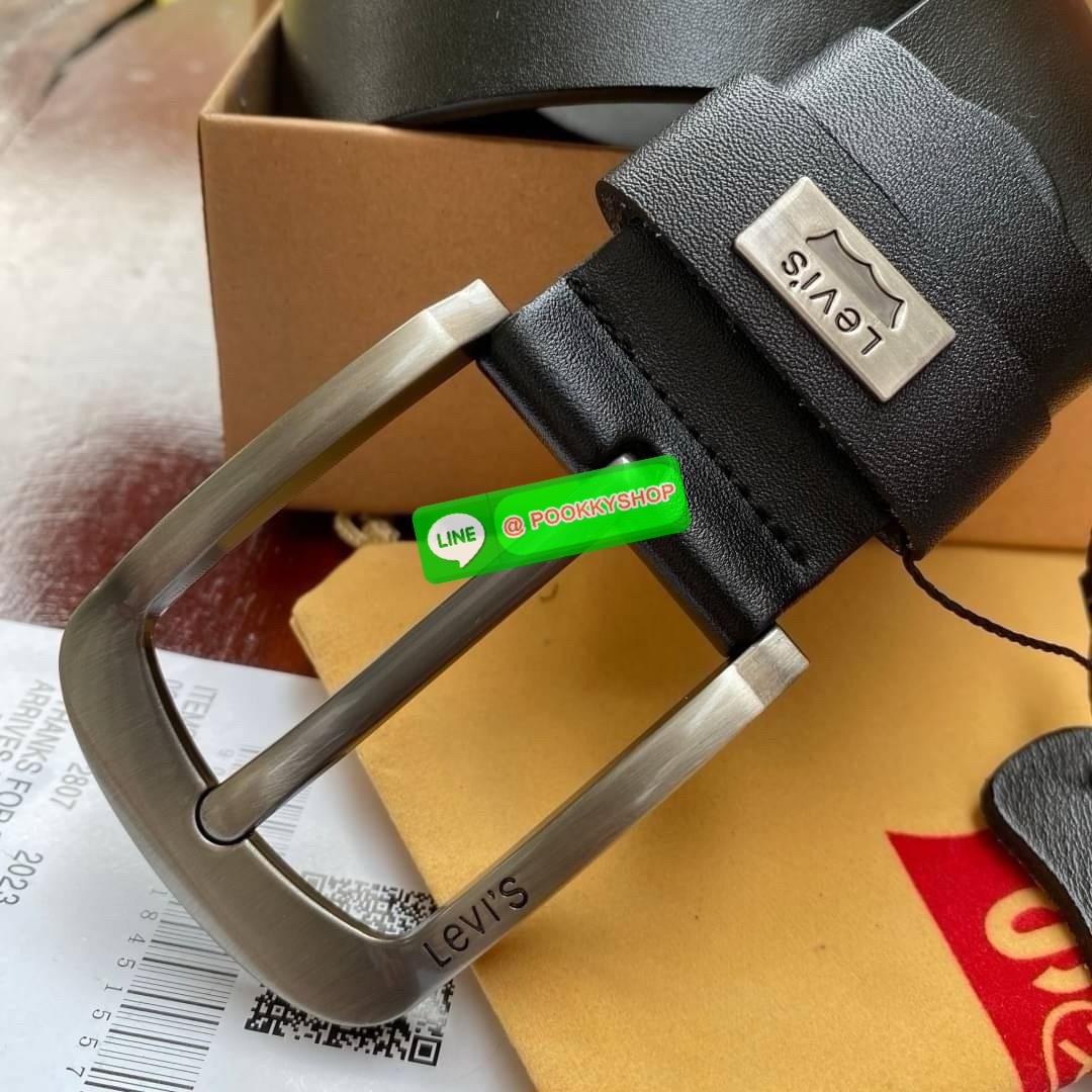 Levi’s Belt set ชุดเข็มขัดที่มาแบบfull set สามารถส่งมอบเป็นของขวัญสำหรับคุณผู้ชาย หัวเข็มขัดอะไหล่เงินรมควันสามารถหมุนได้ สลับใช้ได้ทั้งสองด้าน เสมือนซื้อ1ได้ถึง2สไตล์ ความยาวสายรวมหัวเข็มขัด 50นิ้ว มาพร้อมที่เจอะรูเข็มขัดค่ะ