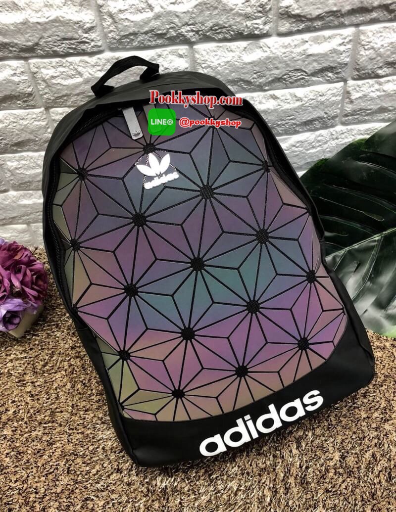 New arrival ! Adidas original 3D backpack พร้อมส่งค่ะ!! กระเป๋าสะพายหลัง รุ่นนี้ใช้ได้ทั้งชายหญิง วัสดุเนื้อ matte สุดฮิต น้ำหนักเบาค่ะ ด้านหน้ามีโลโก้แบรนด์ เปิดปิดกระเป๋าแบบซิปคู่ ภายในโล่ง กว้าง ใส่ของจุมากๆค่ะ มีช่องซิปและช่องเล็กให้ใส่ของจุกจิกค่ะ สา