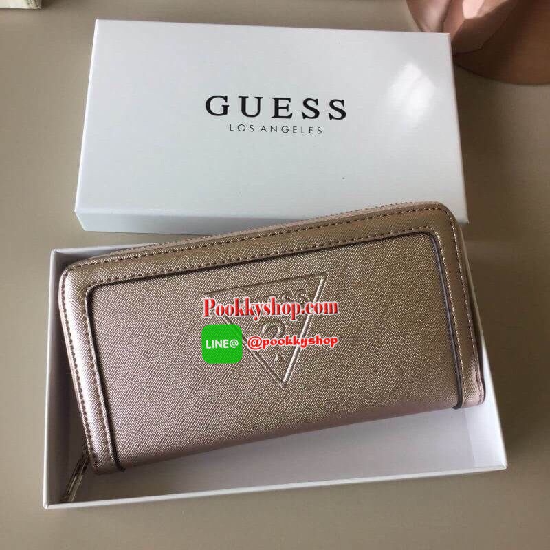 Guess Wallet Baldwinpark bag กระเป๋าสตางค์ใบยาวจาก GUESS วัสดุ Saffiano PVC คุณภาพดี น้ำหนักเบา ด้านหน้าประดับด้วยโลโก้แบรนด์สุดหรู เปิดปิดกระเป๋าด้วยซิปรอบสะดวกใช้ ภายในมีช่องซิปสำหรับใส่เหรียญ มีช่องใส่บัตรหลายช่อง หัวซิปปั้มแบรนด์ สามารถใส่มือถือ iphon