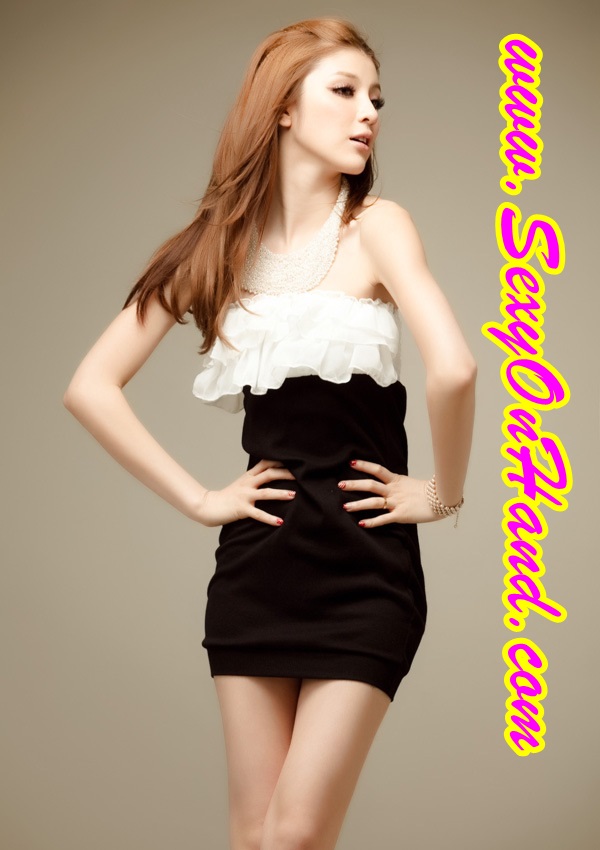 ชุดเดรสสั้น เดรสปาร์ตี้ เดรสออกงาน กลางคืน เดรสเกาะอกสีดำ แต่งระบายชีฟองขาว เนื้อผ้ายืดเข้ารูป สวยเปรี่้ยวมั่กๆคร่า +G-string