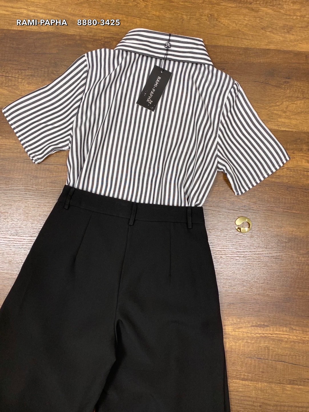 ชุดเซทแฟชั่น เสื้อเชิ้ตแขนสั้นคอปกเก๋ๆ ลายริ้วทางตรงสีสวยคลาสสิค ดีเทลสวยเก๋ กระดุมอกซ่อน