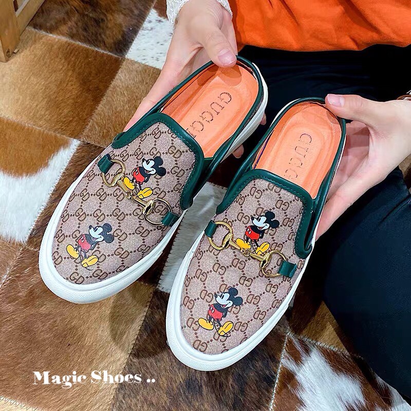 รองเท้าผ้าใบเปิดส้นงานนิ่ม ใส่สบาย สกรีน Mickey Mouse น่ารัก ทรงสวย สวมใสง่าย แมทได้กับทุกชุด เหมาะกับทุกโอกาส นิ่มใส่สวย ใส่สบาย ห้ามพลาด พร้อมส่ง