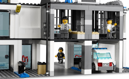 LEGO 7498 : Police Station กล่องยับจากการขนส่ง