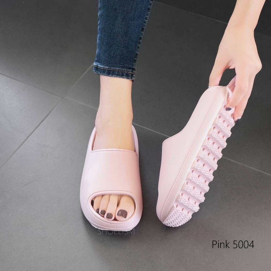 รองเท้าลำลอง แบบสวม เพื่อสุขภาพ หนังนิ่มมาก พื้นนิ่ม ทรงสวย พื้นกันลื่นอย่างดี ใส่สบาย พร้อมส่งคร้า กันลื่นแน่นอน ใส่เดินในบ้าน นอกบ้าน ล้างพื้นมีตัวดูดพื้น ไม่ต้องกลัวลื่นอีกต่อไป