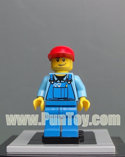 cty134: ผู้ชายใส่ชุดช่างมีเครื่องมือในกระเป๋า หมวกแดง มีหนวด