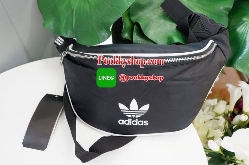 ADIDAS ORIGINALS ADICOLOR WAIST BAG Best seller! **ดาราเซเลปใช้กันเพียบ ช้าอดหมดก่อนนาจา กระเป๋าคาดอก/คาดเอวสุดชิค ดีไซน์เรียบง่าย แต่สะพายแล้วเท่ห์ คลาสสิคสุดๆ อะไหล่เงิน เปิด-ปิด ด้วยซิป ภายในกว้าง ใส่กระเป๋าสตางค์ยาวได้ และของจุกจิกได้ พอประมาณ มีช่องซ