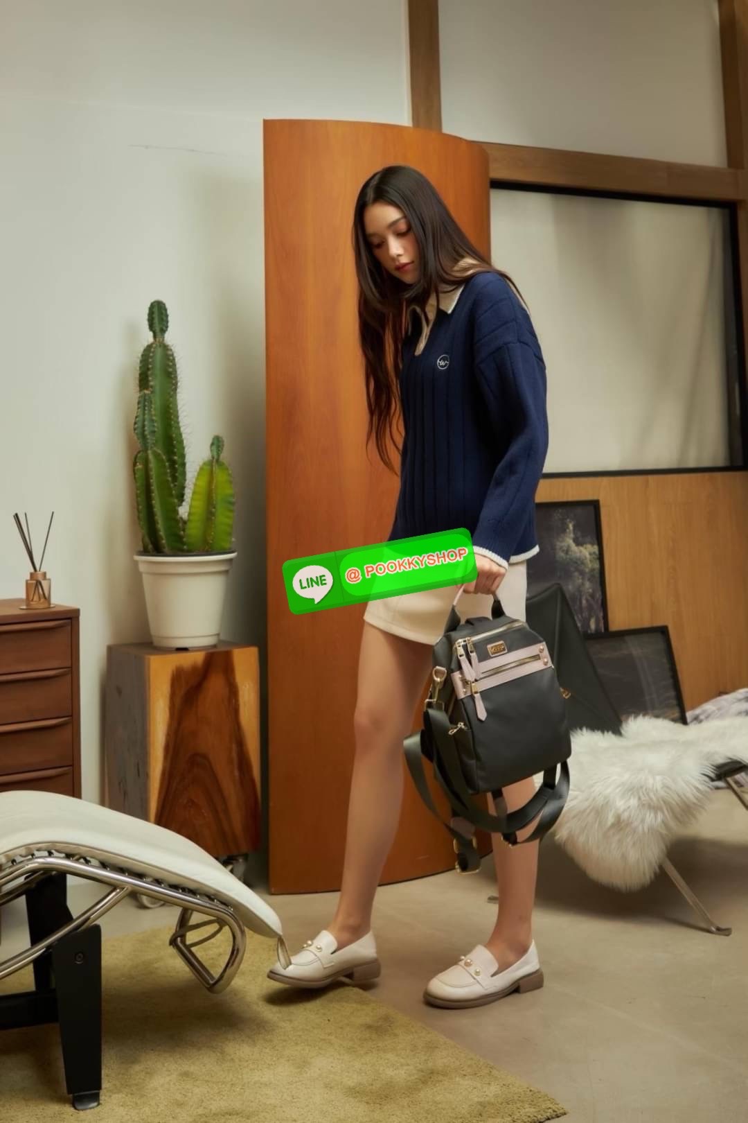 สินค้าขายดี มีสีใหม่มาเพิ่มค่า กระเป๋าเป้จากแบรนด์ KEEP เป้ รุ่น KATE กันเลยน๊า ~ ตัวกระเป๋าขนาดกำลังดี ทำจากไนล่อนนาโนตัดกับหนังไมโครไฟเบอร์ลายเรียบ ด้านหลัง สายสะพายยาว ซับในด้วยฟองน้ำนิ่มๆ ไว้ซัพพอร์ตไหล่ตอนสะพาย ทรงนิ่มไม่แข็งทื่อเวลาสะพายน้า และ ยังม