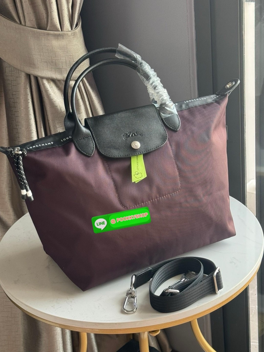 Large Longchamp LE PLIAGE ENERGY L HANDBAG LE PLIAGE รีไซเคิล ECONYLสไตล์สปอร์ต ทันสมัย และใช้งานได้จริง น้ําหนักเบา กระเป๋าใบนี้เป็นเครื่องประดับที่มีเสน่ห์ในอุดมคติที่จะติดตามคุณในทุกกิจกรรมยามเย็นของคุณ มาพร้อมกับสายสะพายไหล่ปรับได้ สามารถพกพาได้ ทั้งแ