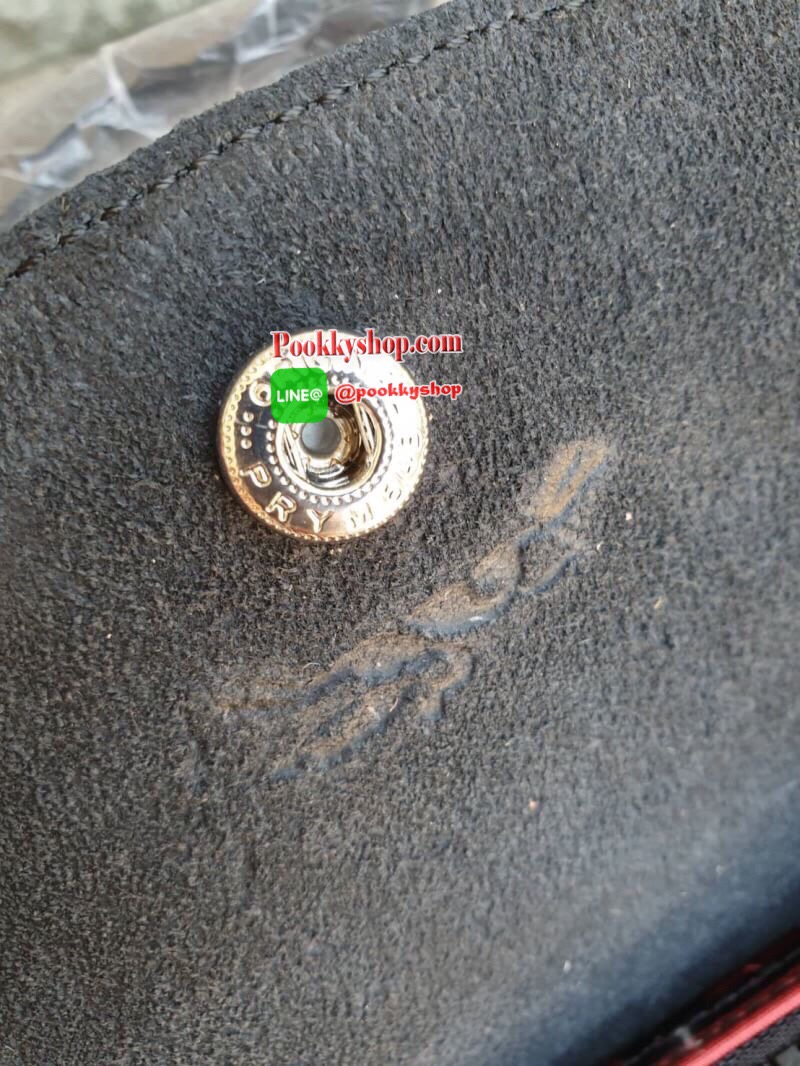 LE PLIAGE LGP TOP HANDLE BAG M รายละเอียด • วัสดุ: ผ้าใบ • อะไหล่: นิกเกิล • ตัวกระเป๋า: ผ้าใบโพลีอะไมด์เคลือบด้านใน • ตกแต่ง: หนังวัว รายละเอียดภายนอก • การปิด: ซิปและกระดุมสแน๊ป • สายสะพาย: ถอดออกได้ • ช่อง: 1 รายละเอียดภายใน • ช่องใส่ของ: 1 • จุของได้เ