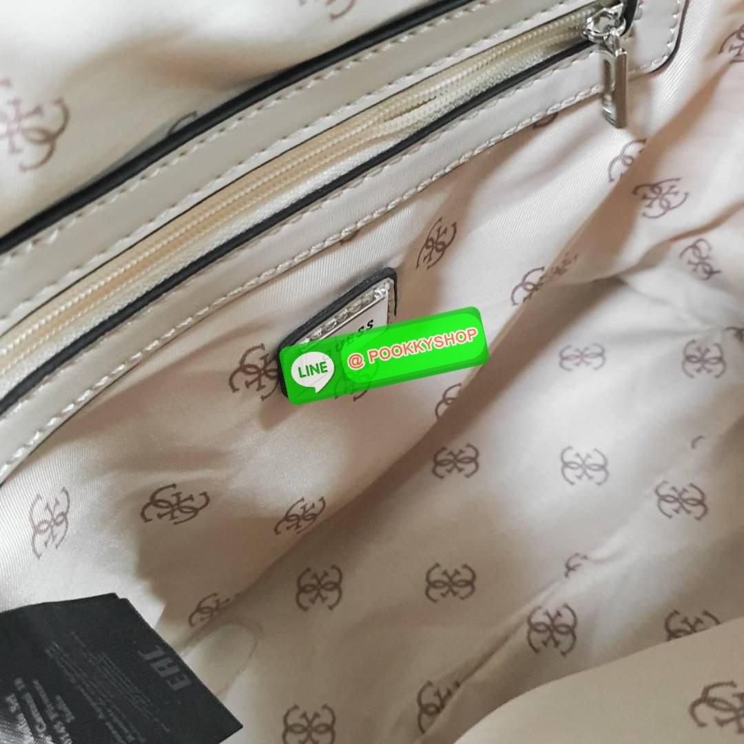 NEW ARRIVALS!! ✨ กระเป๋าถือทรงหรู GUESS CESSILY SMALL DOME SATCHEL HANDBAG วัสดุหนังสังเคราะห์นิ่มมืออะไหล่เงินทั้งใบ มีพวงกุญแจกิมมิคแบรนด์ประดับด้านหน้า เปิดปิดด้านซิปยาว ด้านในใส่กระเป๋าสตางค์ใบกลาง มือถือ ได้สะดวก พร้อมช่องซิป+ช่องใส่ของแยกให้