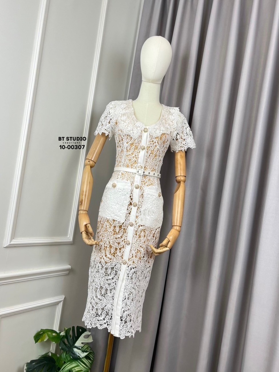 เดรสแฟชั่น เดรสลูกไม้คอแต่งปกระบายแต่งขอบปลายหยัก