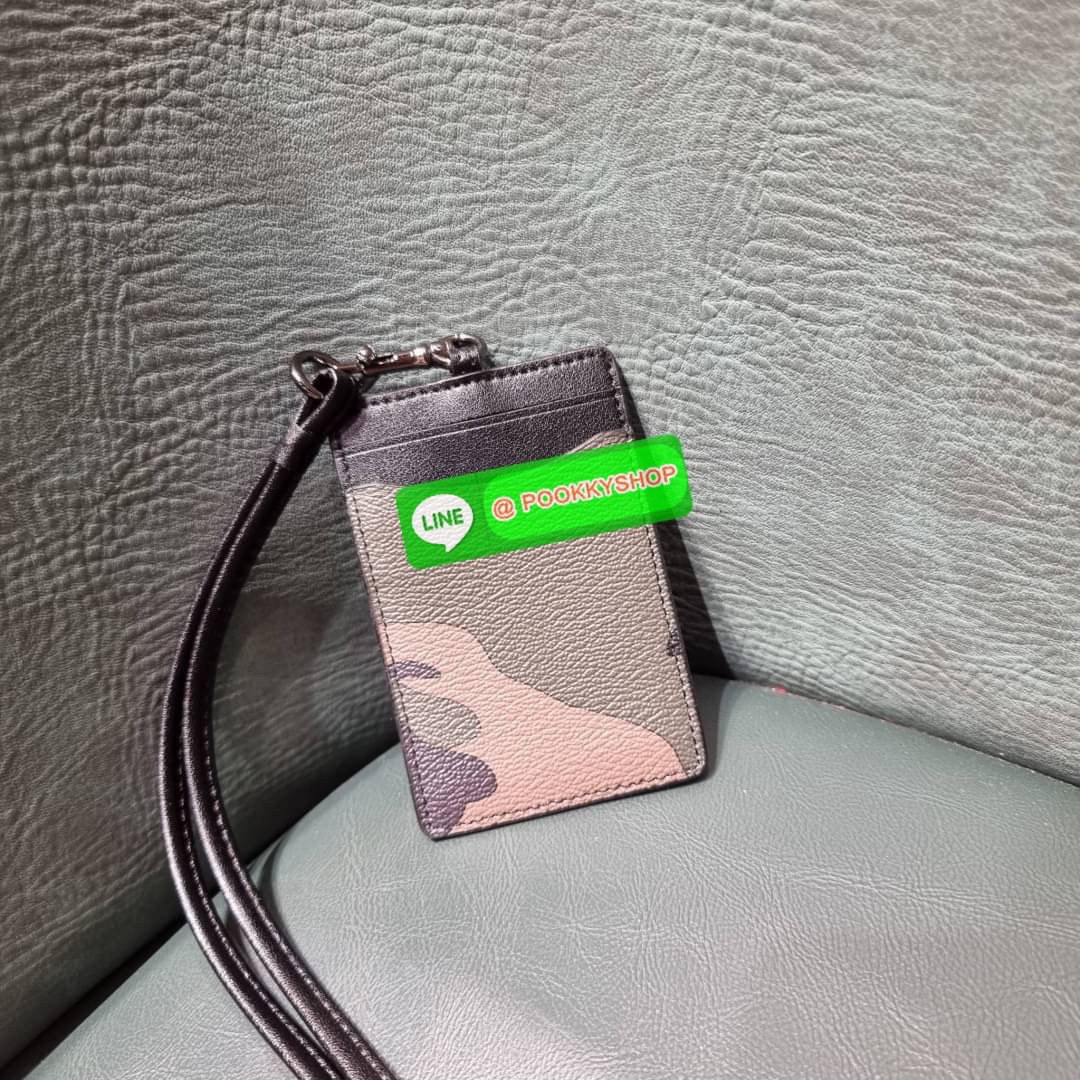 กระเป๋าใส่บัตรคล้องคอ Coach card holder ราคาพิเศษสุดๆ!!! ของหายาก!! ง่ายๆแบบไม่ธรรมดา!! คลาสสิคแต่มีดีเทลโดดเด่น!! กระเป๋าถนอมบัตร พร้อมสายคล้องคอ ดีไซน์ลวดลายสวย ดูดีทุกแบบ ใช้งานง่าย พกพาสะดวก จะใส่บัตรพนักงาน บัตรเครดิต บัตรปชช. ใบขับขี่ และบัตรอื่นๆที
