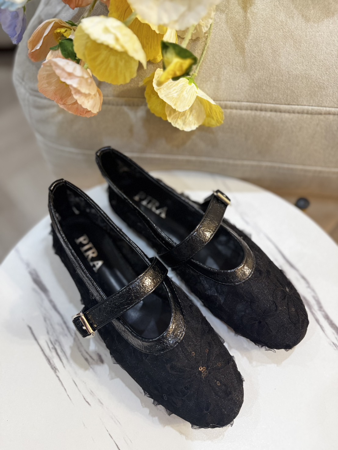 🛒𝙉𝙀𝙒 𝘼𝙍𝙍𝙄𝙑𝘼𝙇.. Mary Jane style 🎉 Flower 🌺 Mary Jane สวยจึ้งไม่ไหว😍 ลูกคุณต้องมี ป้ายยางานสวยมาใหม่ รุ่นนี้ใส่สบาย ดีไซน์เก๋ น้องเป็นทรงหัวมน ใส