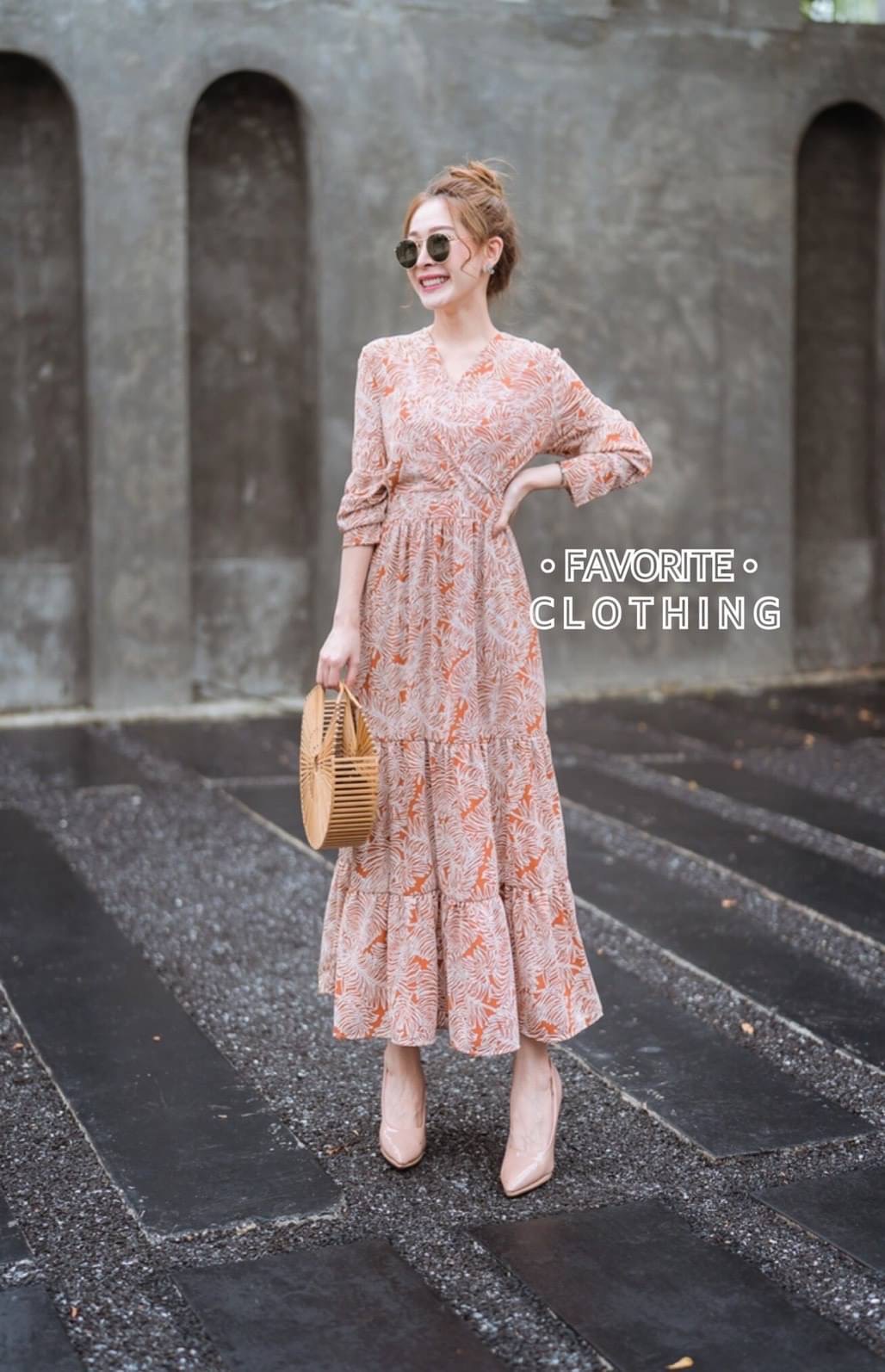 รอบ5มาแล้วค่าาา!!!! ❣️แม็กชี่เดรสคอวี❣️ แม็กชี่เดรสลายดอกคอวีแขนยาว ผ้าพิมพ์ลายดอกคมชัด งานสม็อคเอวด้านหลัง งานจริงสวยมากๆค่ะ แพทเทิร์นสวย ผ้าใส่สบายสุดๆ สาวๆตัวเล็กตัวใหญ่ใส่ได้หมดจ้า รีบจัดด่วนๆเลยน๊าาา