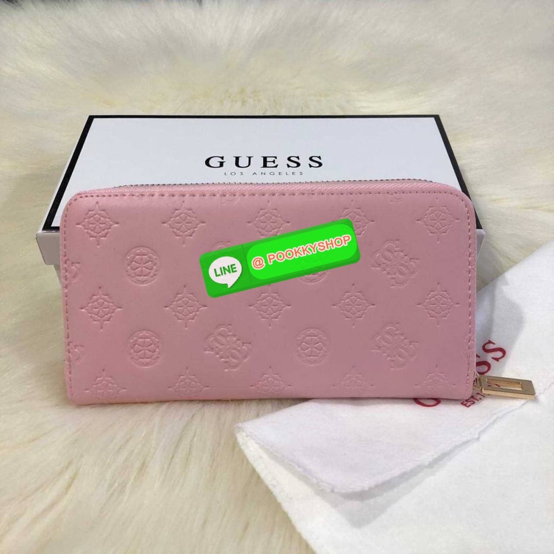 GUESS WOMEN'S LONG WALLET กระเป๋าสตางค์ใบยาว สวยมากค่ะ เปิดปิดด้วยซิป ด้านหน้าประดับโลโก้แบรนด์ ด้านหลังมีช่องซิป หัวซิปแบรนด์ทุกจุด ภายในมีช่องใส่ธนบัตรแบงก์พัน ช่องซิปกลางและช่องใส่บัตรหลายช่องสวยน่าใช้ทุกสีค่ะ มาพร้อมกล่องกระดาษแบรนด์และถุงผ้ามอบเ