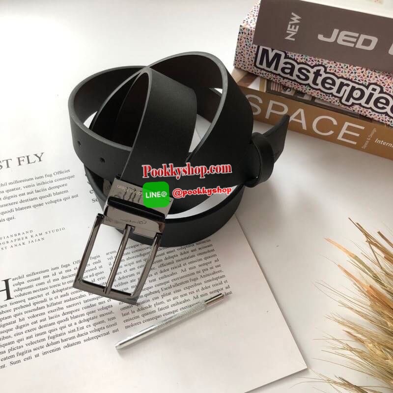 Calvin Klein Leather Belt & Wallet Set เซตสุดคุ้ม ซื้อ 1 ได้ ถึง 3 จะมอบเป็นของขวัญหรือใช้เองก็แนะนำเลยค่าา อุปกรณ์ : มาพร้อมที่ใส่บัตร + ที่เจาะรูเข็มขัด + ถุงกระดาษแบรนด์ + กล่องแบรนด์ + ห่วงเข็มขัด