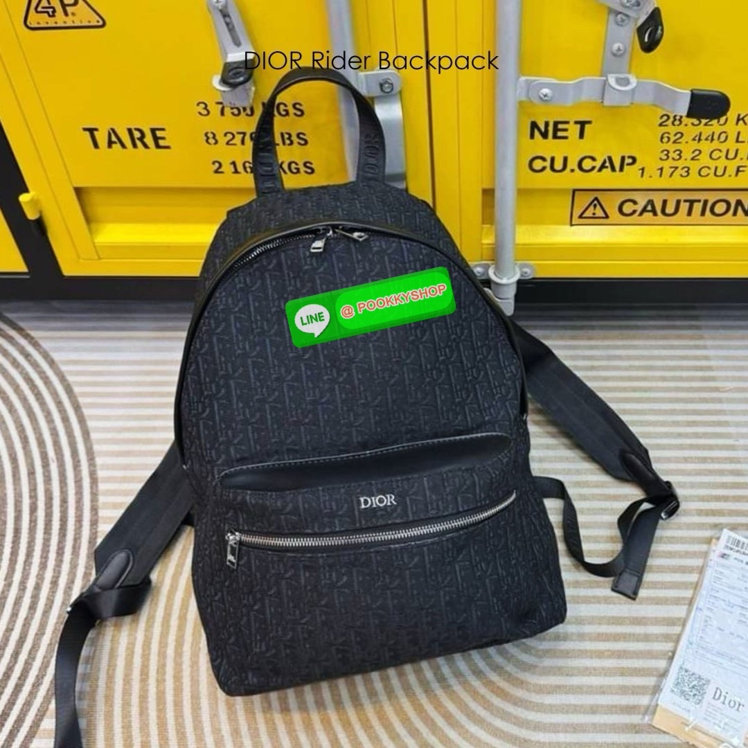 DIOR Rider Backpack Oblique Jacquard กระเป๋าเป้คอลใหม่สวยเด่นเป็นเอกลักษณ์ ด้วยงานผ้าแจ็คการ์ดตามแบบฉบับแบรนด์ที่ทันสมัย Best seller Unisex ของงานเป้จริงๆ ใช้ได้ทั้งหนุ่มๆและสาวๆ