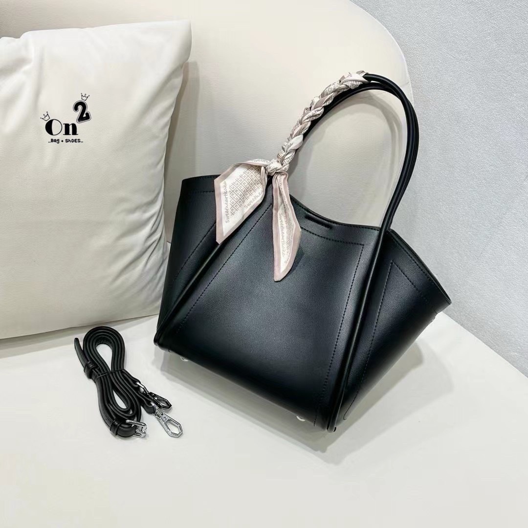 📣 Classic Working PU Bag 🔥 ▪️กระเป๋าสะพายไหล่ &สะพายข้าง ประดับริบบิ้น วัสดุเป็นหนัง PU Premium มีสายยาวให้ 1 เส้น ทรงสวยมากก❤️