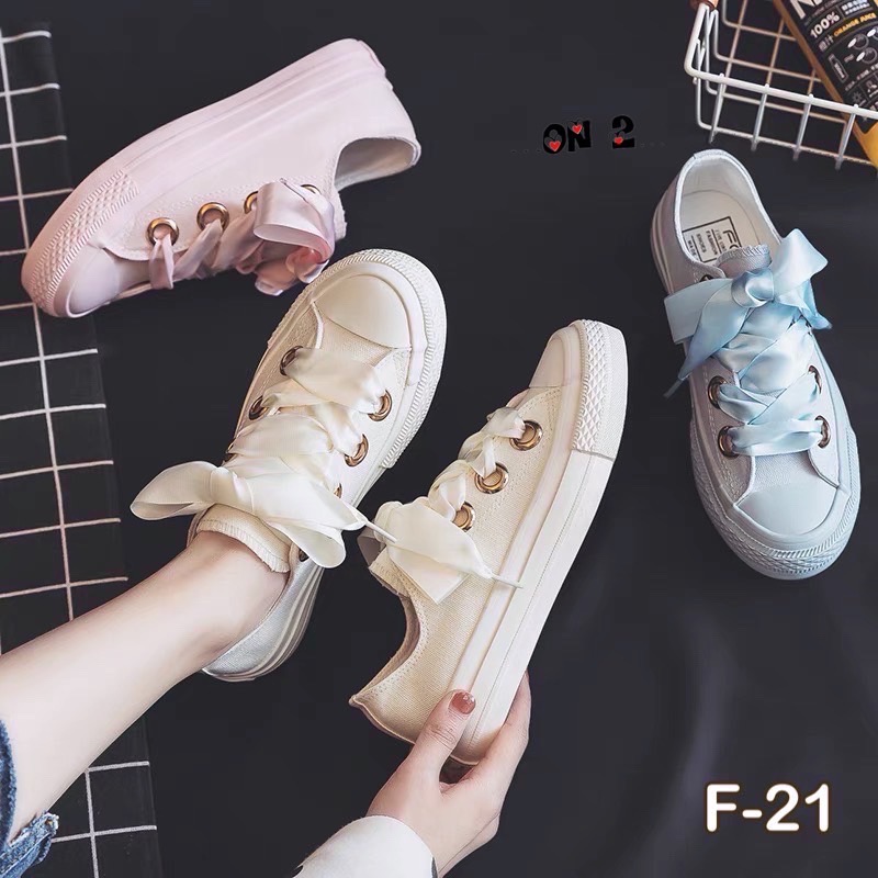 รองเท้าผ้าใบสีพาสเทลหวานงานสไตล์แบรนด์ สายริบบินผูกโบ งานน่ารักเกาหลีมากกก มี 3 สี