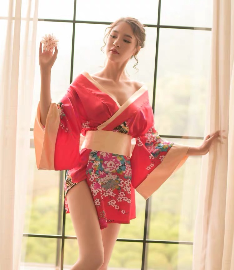 ชุดกิโมโน ซากุระ สีแดง ทอง แต่งสายคาด โบว์สำเร็จรูป สำเนา สำเนา