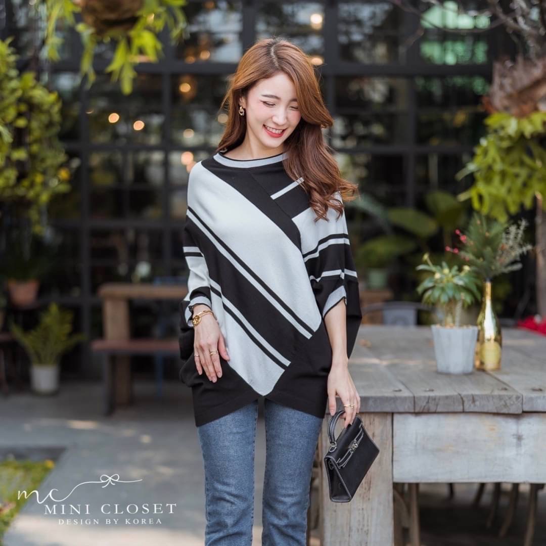🍃Glister Knitted Tops🍃 ใส่ได้ตลอดมากแม่ กับเสื้อไหมพรมเนื้อผ้าทอสลับสี ความยาวดี ปิดก้นพลางให้ดูผอม แขนสามส่วน ผ้าเค้ามีประกายวิ้งวับ สบายผิวไม่คัน ดีไซน์เก๋ค่าา ดีแบบนี้ไม่พลาดนะจ๊ะ