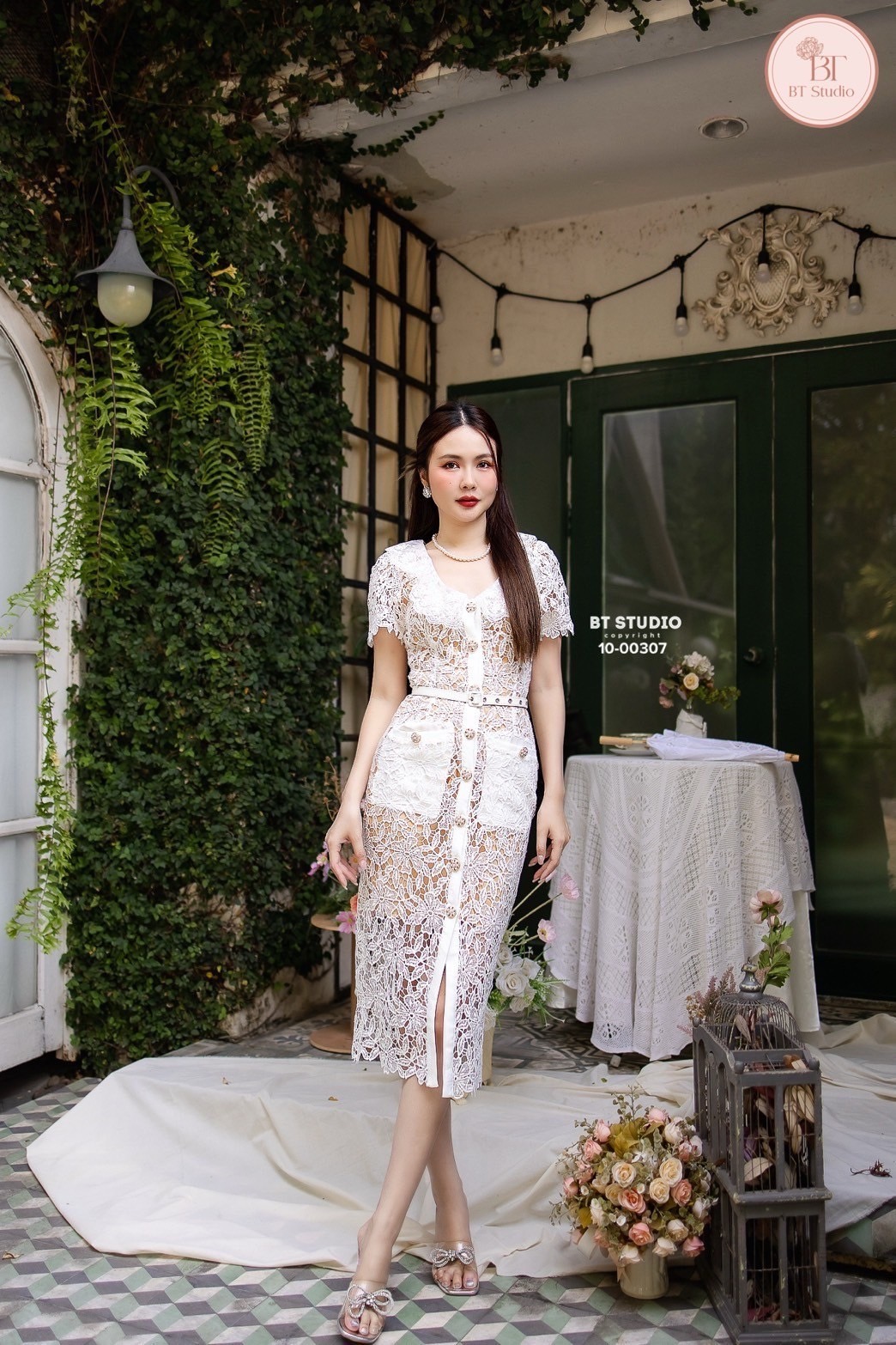 เดรสแฟชั่น เดรสลูกไม้คอแต่งปกระบายแต่งขอบปลายหยัก