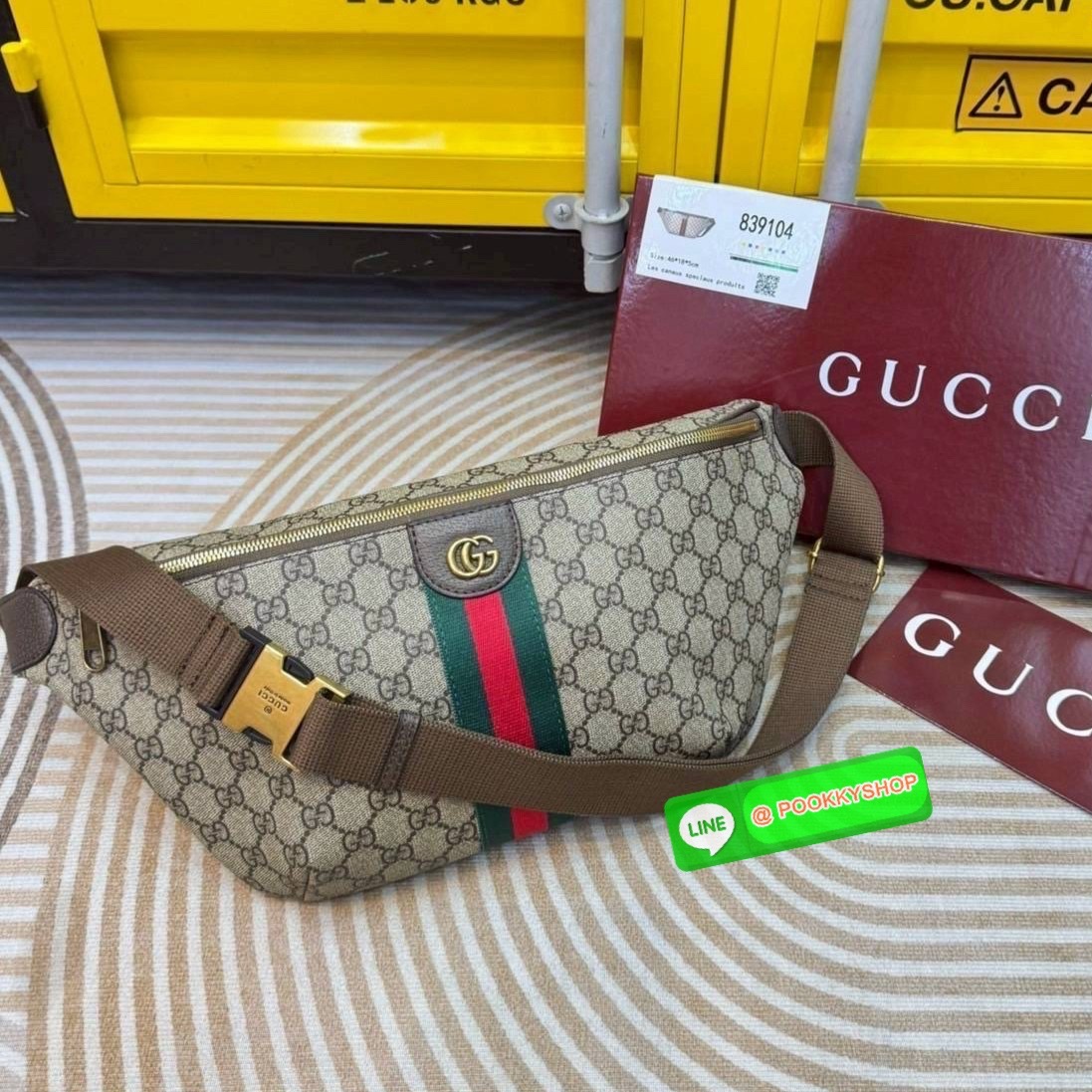 Gucci Ophidia large belt bag กระเป๋าคาดอก/คาดเอวใบใหญ่คลาสสิก ดีไซน์แถบคาดสีเขียวแดงโดดเด่น สวยหรู ภายในโล่งกว้างใส่ของได้เยอะ สายสะพายคาดอกแน่นหนา ปรับได้ตามชอบอีกเล็กน้อย ที่สุดของไอเท็มขายดี พร้อมเสิร์ฟให้ถึงบ้านไปเลยจ้า