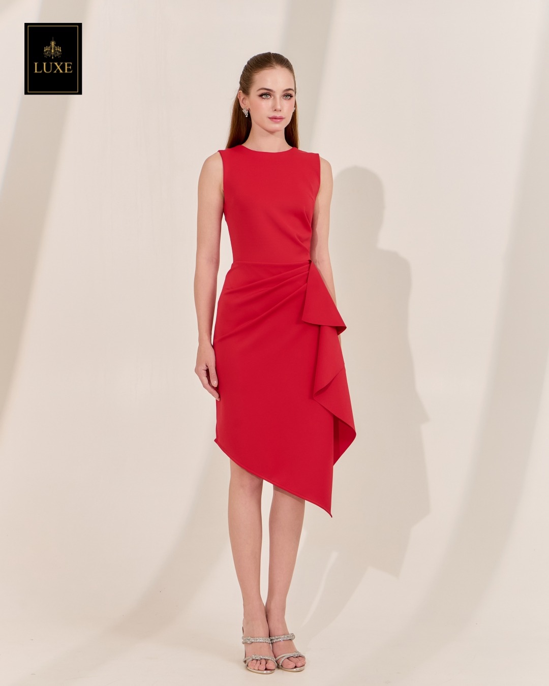 เดรสแฟชั่น เดรสเสื้อคอกลมแขนกุด กระโปรงทรงสอบ แต่งระบายข้าง ปลายเฉลียง