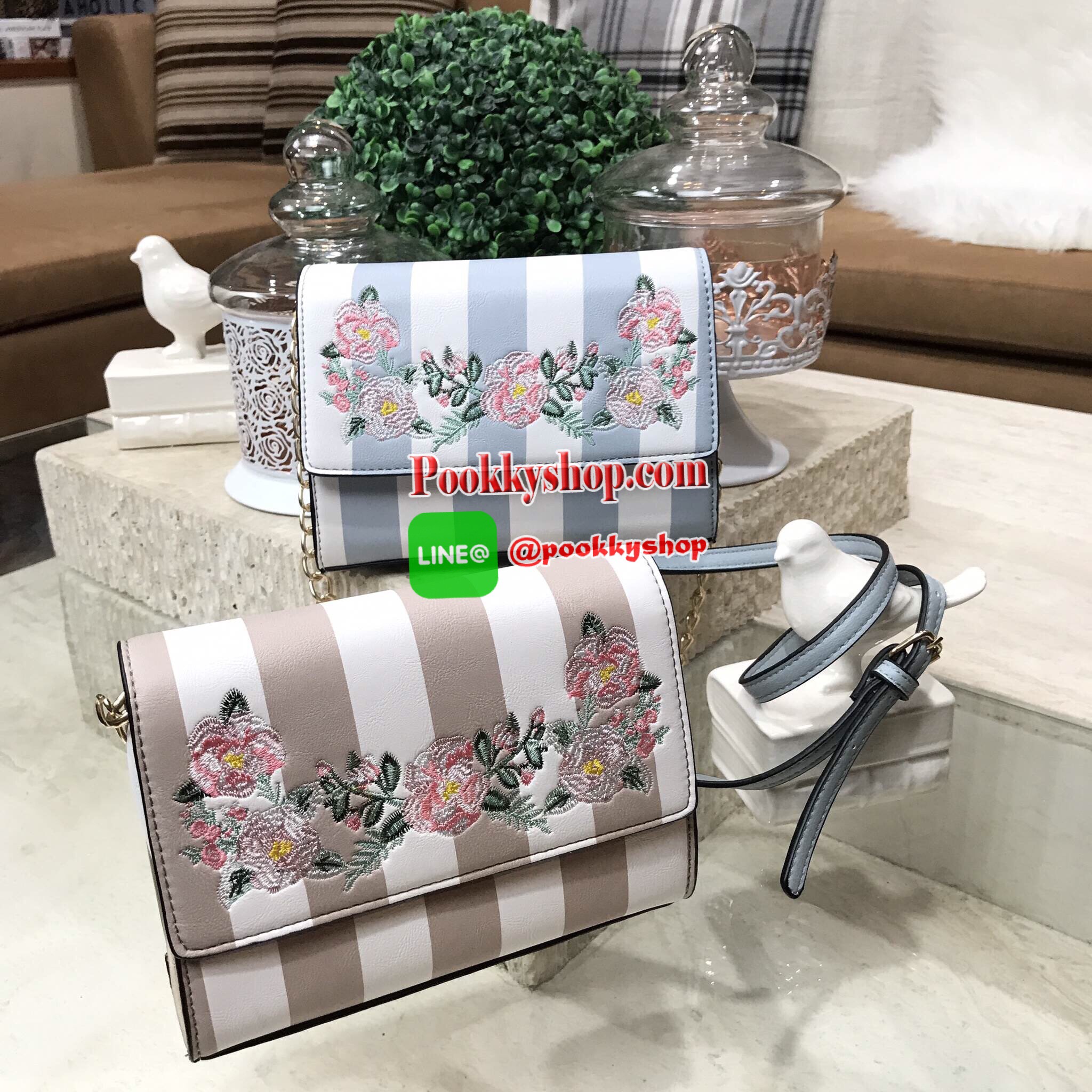 Don't Miss! NEW ARRIVAL! ALDO flower Crossbody Bag กระเป๋าถือ/สะพายรุ่นใหม่ล่าสุด ALDO แบรนด์ดังจากแคนนาดาดีไซน์สุดชิคปักลายดอกไม้สไตล์วินเทจหนังลายทางสพาสเทลอยู่ทรงกันน้ำ เปิดปิดด้วยกระดุมแม่เหล็ก ภายในมีโลโก้ ช่องซิป ช่องใส่มือถือ ใส่iphone7+ได้ น้