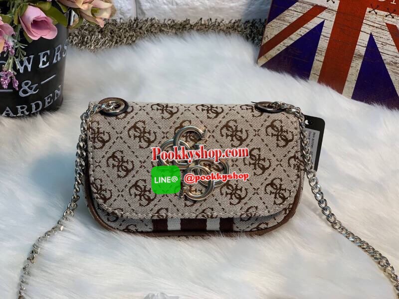 New arrival Recommended !! GUESS VINTAGE MINI CROSSBODY BAG รุ่นแนะนำ ห้ามพลาดค่ะ!! กระเป๋าสะพายครอสบอดี้ร์//สะพายข้าง ขนาดกระทัดรัด ✔️สีดำ//น้ำตาล//ส้มโอโรส วัสดุผ้าแคนวาส ทอลายแบรนด์ทั้งใบ ✔️สีฟ้ายีนส์เดนิมฟอก ทอลายแบรนด์ทั้งใบ ด้านหน้ามีอ