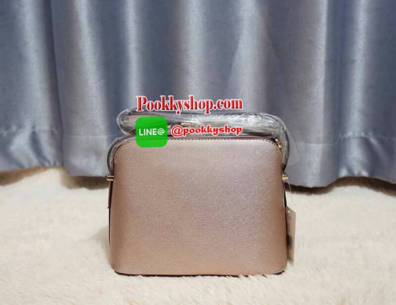 KATE SPADE CEDAR STREET MANDY แบรนด์ดังจากอเมริกาสุดฮิต กระเป๋าขนาดน่ารัก สะพายข้าง หนัง saffiano ภายในลายสวยเก๋สีทองเรียบหรู ทรงแข็งอยู่ทรง MUST HAVE!!