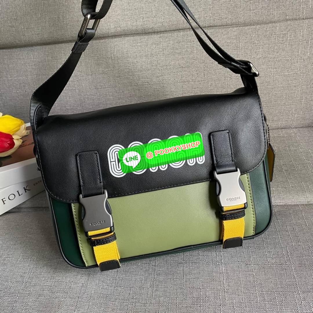 COACH TRACK CROSSBODY IN COLORBLOCK SIGNATURE CANVAS WITH COACH PATCH (C6657) 🛍🛍กระเป๋าสะพายทรงแมสเซ็นเจอร์ ทรงสวยรุ่นที่ต้องมีติดตัวคะหนุ่มๆ จุของได้เยอะมากแบ่งเป็นสัดเป็นส่วน วัสดุหนังแคนวาสสลับหนังแท้ กระเป๋ามีตัว ล็อค มีซิปด้านใน ด้านห