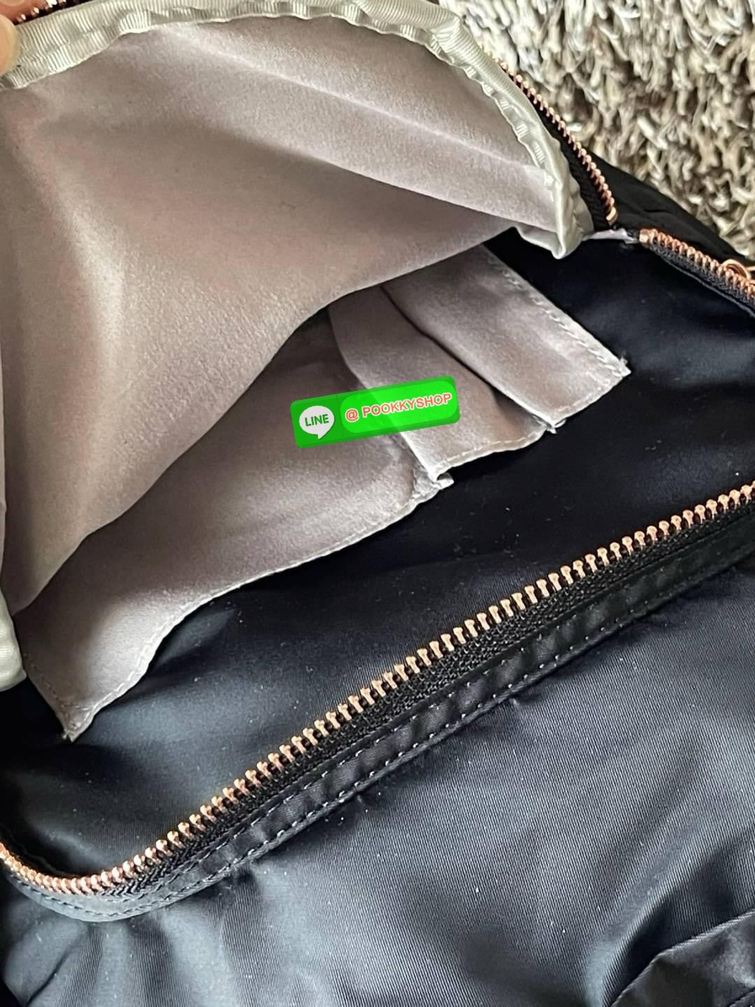 KIPLING Delia Medium Backpack with Front Pocket and top handle คอลเลคชั่นใหม่ล่าสุดจาก Paka Premium เป้ไซส์ขนาดกลางกำลังดีที่สามารถสะพายใช้งานได้ทุกวัน วัสดุ Polyester100% อะไหล่สีRose goldทั้งหมดรวมถึงเจ้าพวงกุญแจmonkeyและพู่หนังrubber เพิ่มความหรูหรา คอ