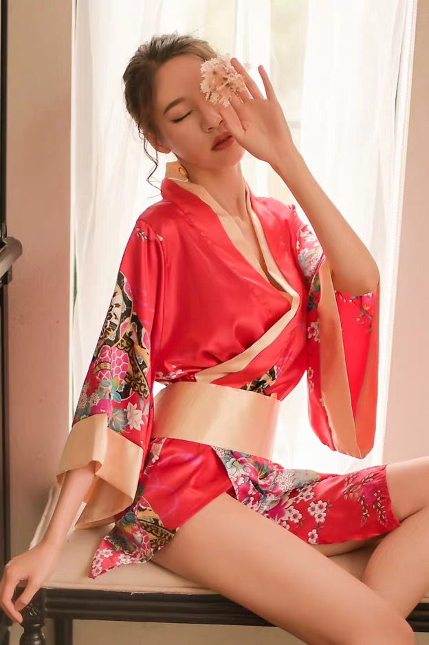 ชุดกิโมโน ซากุระ สีแดง ทอง แต่งสายคาด โบว์สำเร็จรูป สำเนา สำเนา