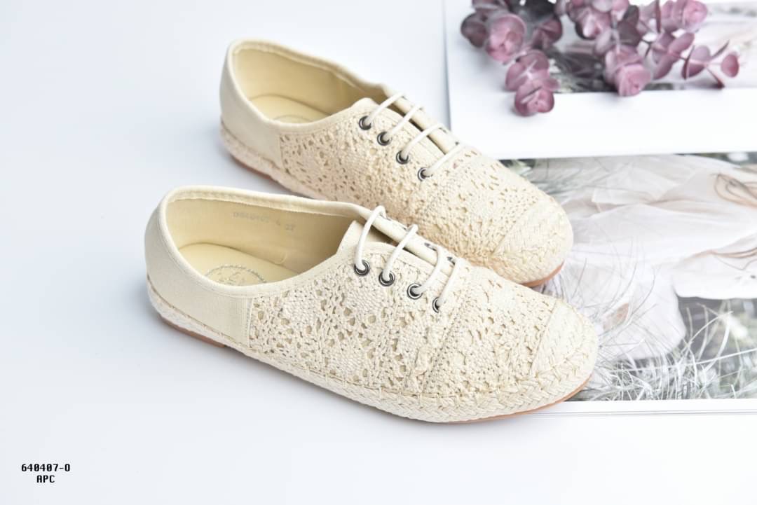 สินค้าขายดี พร้อมส่ง รองเท้า slip on งานขายดีมาแล้วจ้า ขายดีตลอดกาล จะใส่เดินทาง หรือไปเที่ยวก็ได้ค่ะ งานสวย แม่ค้าคอนเฟริม ห้ามพลาดเลยจ้าตัวนี้แนะนำ อย่าช้ารีบเลย