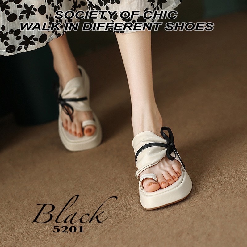 งานนำเข้า พร้อมส่ง‼️ เรื่องความสวยใส่สบายยืนหนึ่ง ตอบโจทย์ งานสุขภาพ ที่ไม่ป้า!! พกความแฟชั่น แบบไม่ตกเทรนด์ พื้นนวมนิ่ม match กับเสื้อผ้าได้ทุกสไตล์ สวยหรูดูแพงแต่ราคาเบา ตำก่อน ฟาด ก่อนสวยก่อนจ้า